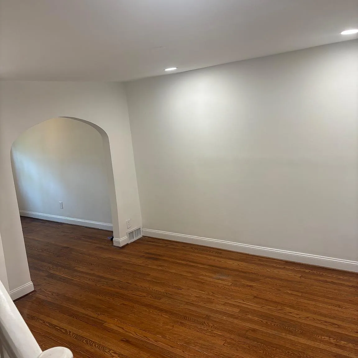 3 bed, 2.0 bath, 952 sqft, $5,300 — Photo 4