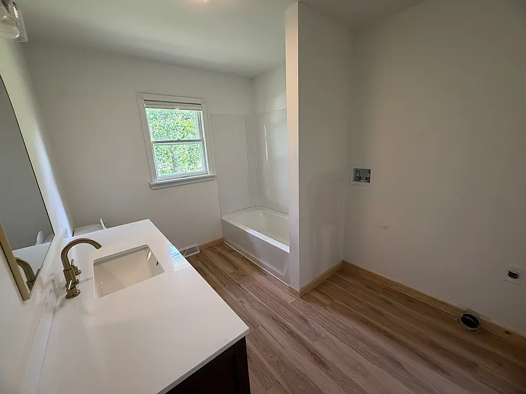 104 Market St — Photo 30
