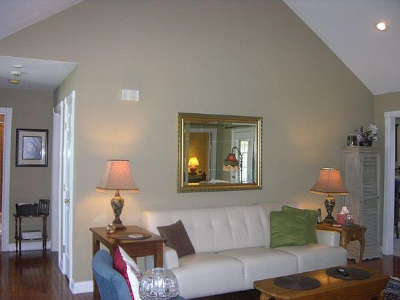 5th image of 1041 Bay Colony Dr