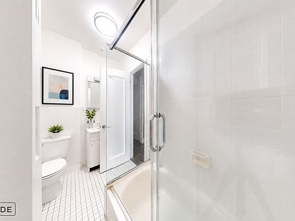 5th image of 178 E 70th St APT 2R