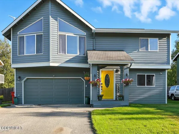 1015 W Woodstock Dr, Palmer, AK 99645