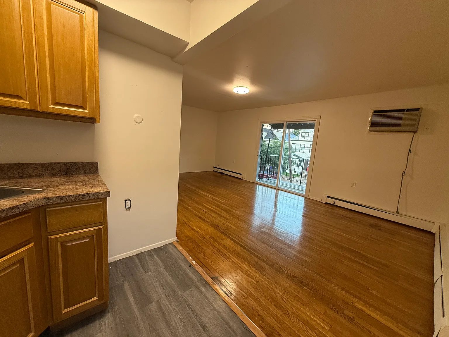 1 bed, 500 sqft, $1,800 — Photo 3