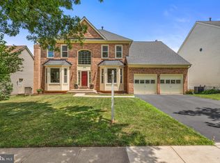 208 Midsummer Dr, Gaithersburg, MD 20878