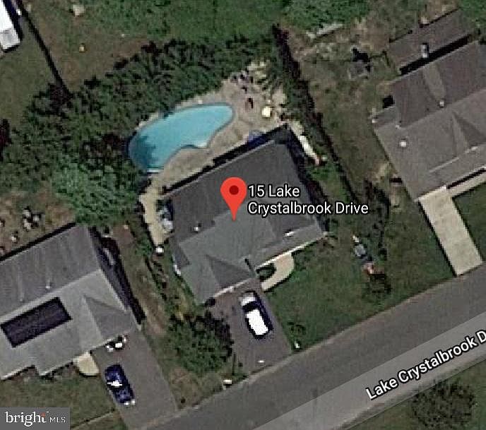2nd image of 15 Lake Crystalbrook Dr