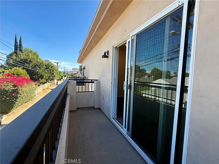 6624 Balboa Blvd #4 — Photo 30