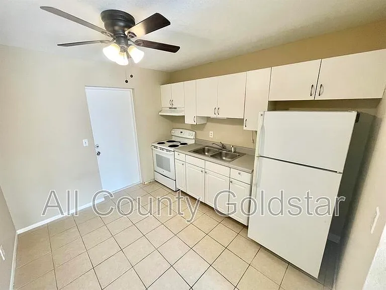9490 Tacoma Ave #B — Photo 6