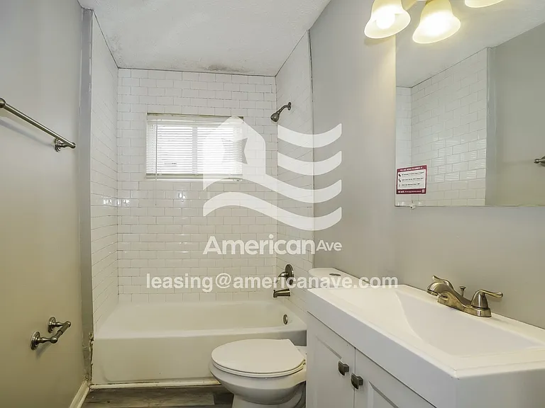 1187907_010_bathroom_11.jpg