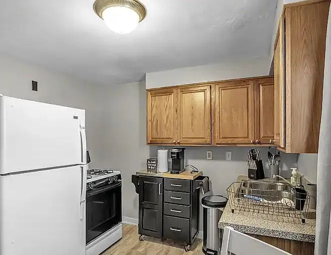 111 Midland Ave — Photo 4