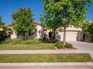 3236 Blackwood Ave, Clovis, CA