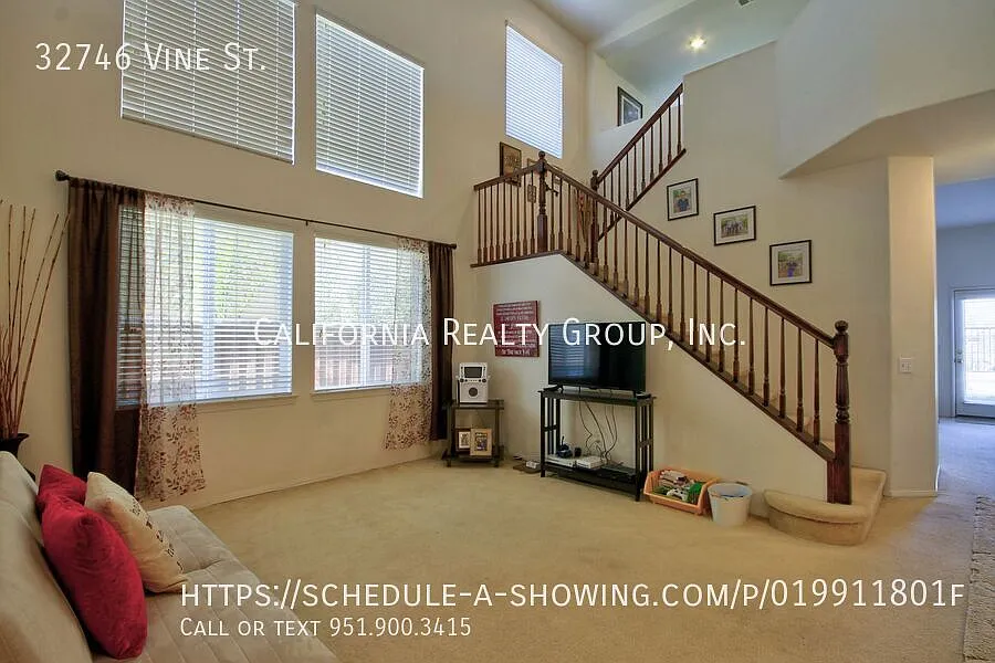 5 bed, 4.0 bath, 3393 sqft, $4,000 — Photo 2