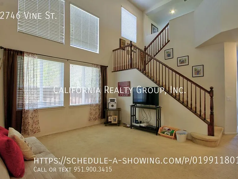 32746 Vine St — Photo 2