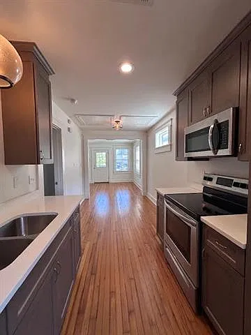 1 bed, 1.0 bath, 520 sqft, $1,600 — Photo 3