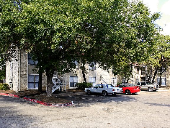 Iconic at South 1st Apartments