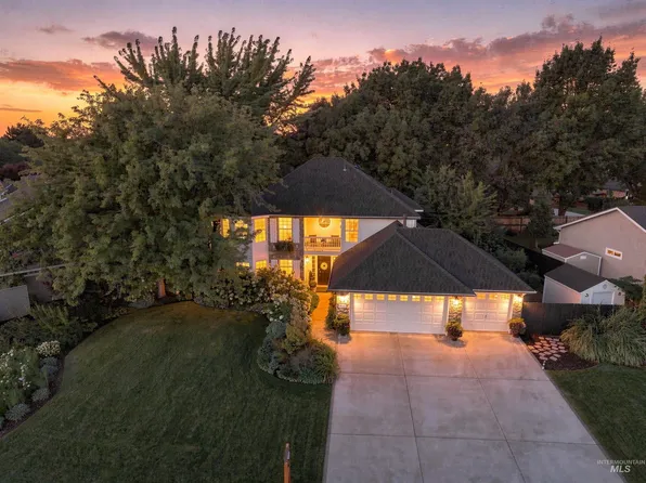1465 E Hogan St, Eagle, ID 83616