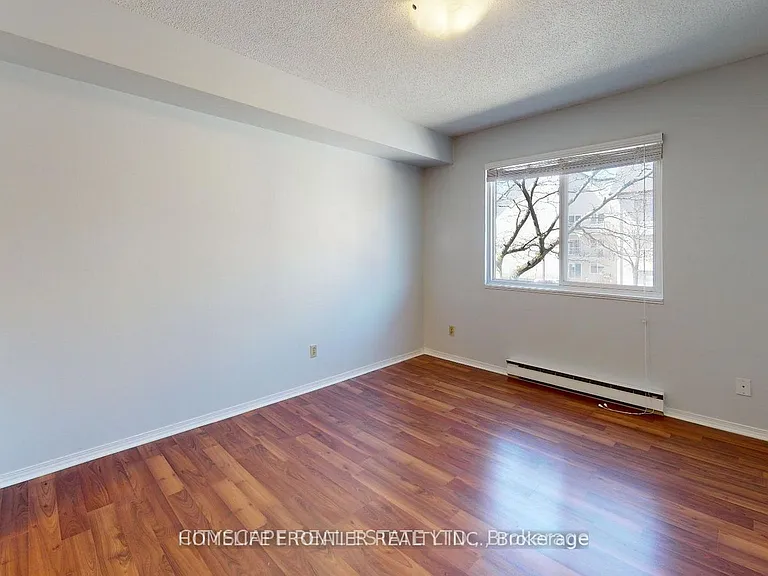 1450 Glen Abbey Gate #922 — Photo 6