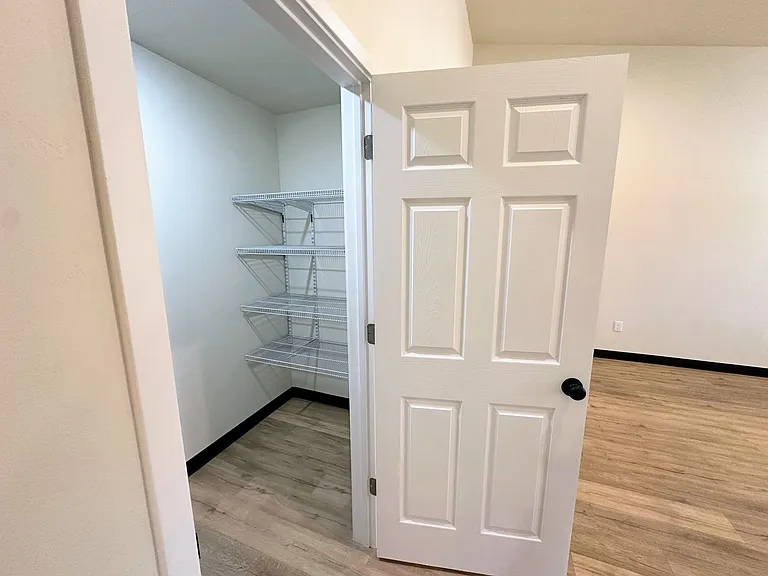 1201-1203 Atrium Ct — Photo 11