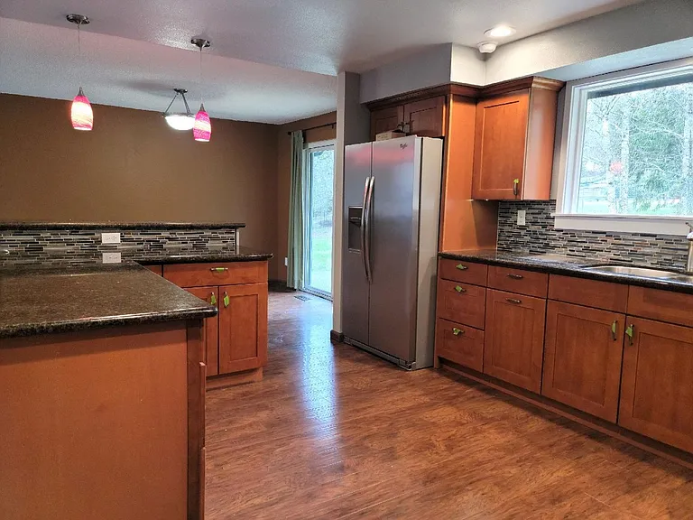 91 NE View Ridge Dr — Photo 8