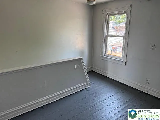 208 Ridge Ave — Photo 14