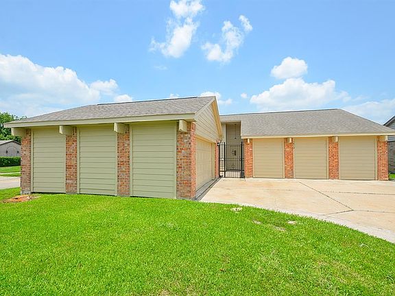 3rd image of 1810 Wood Orchard Dr