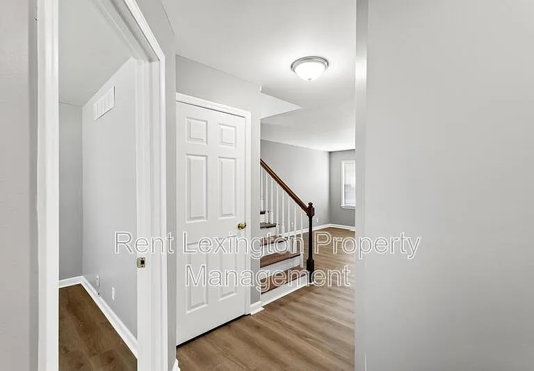 4589 Fieldmoor Dr — Photo 6
