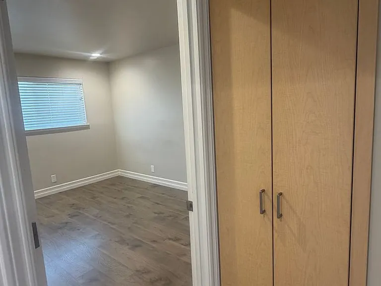 578 N Brown St — Photo 15