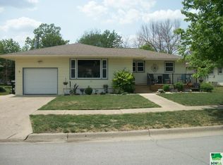 633 N Saratoga Ave, Cherokee, IA 51012