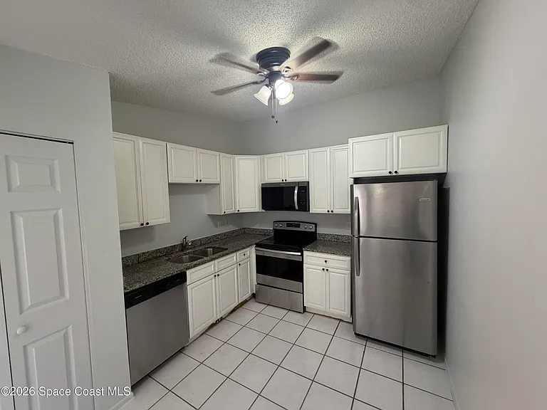 1440 Malibu Cir NE #101 — Photo 7