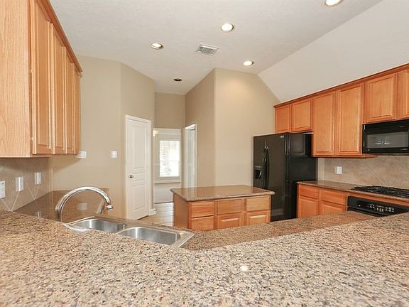 5th image of 2835 Lake Shore Harbour Dr