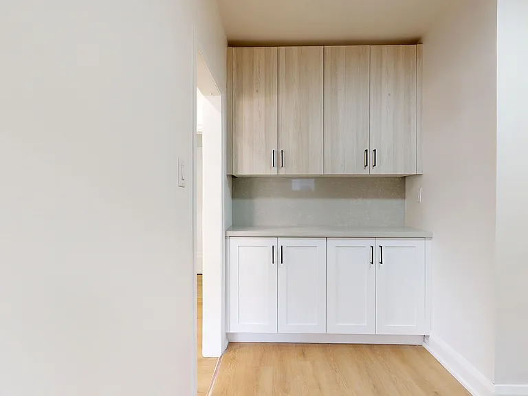 1214 Avenue Rd — Photo 23