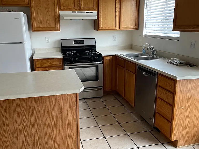 6232 Calle Feliz NW — Photo 5