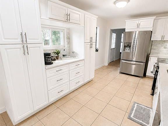 4th image of 2210 Needle Palm Dr
