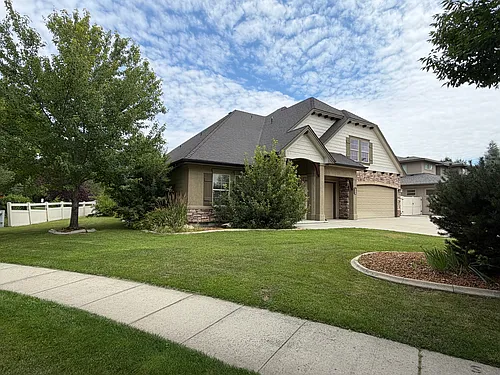 644 N Senora Way Photo 1