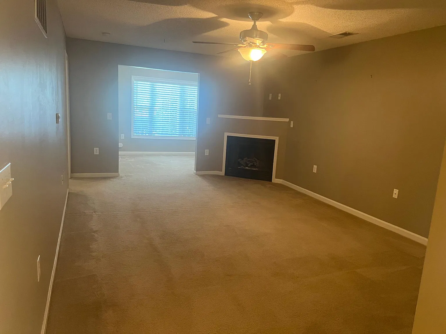 2500 Huntscroft Ln — Photo 2