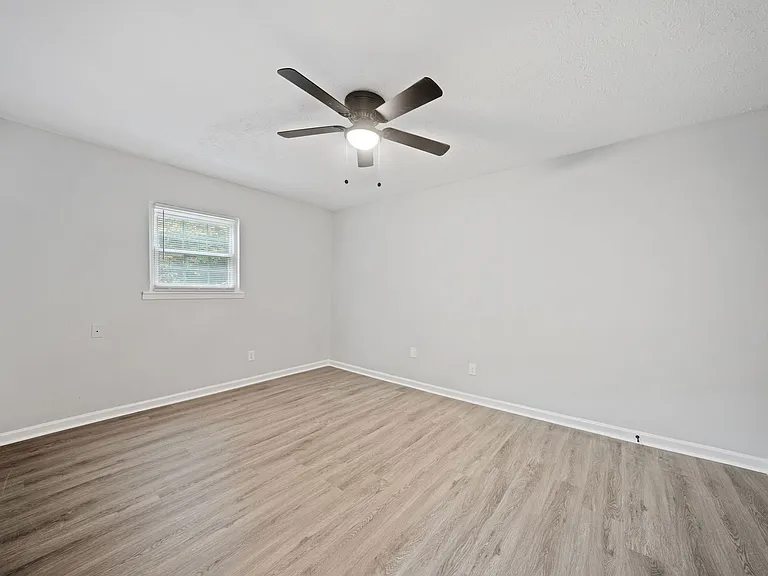 Dawkins Gardens Apartments — Photo 4
