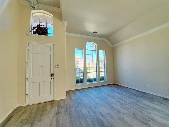 2nd image of 2716 Carnation Dr #D