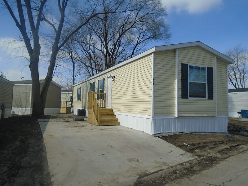 2nd image of 318 Hickory Ln