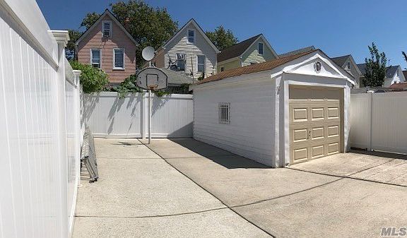 2nd image of 8815 187th St
