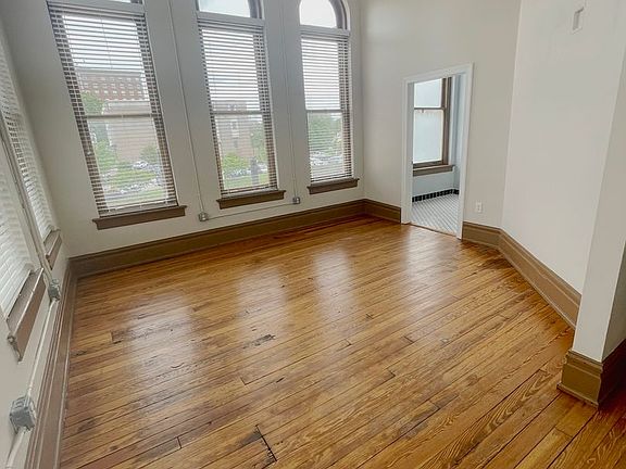 4th image of 442 Main St #301