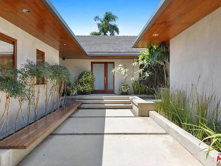 1125 Napoli Dr — Photo 5