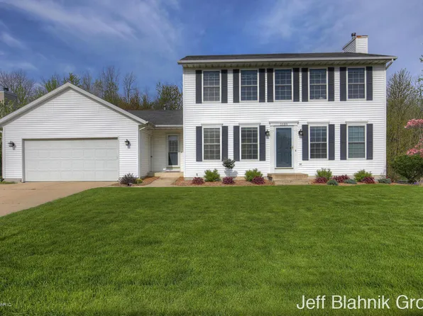 1689 Awixa Ave NW, Grand Rapids, MI 49534