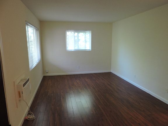 3rd image of 2626 T St APT 4