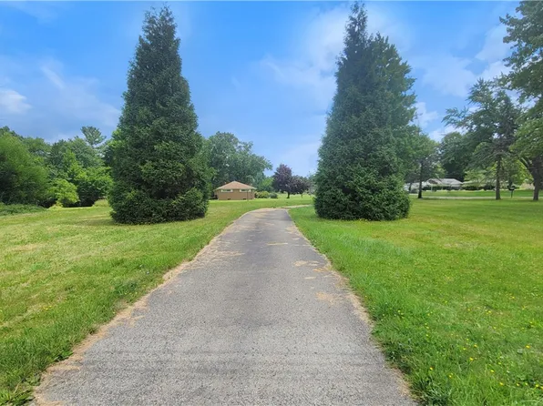 859 S Hermitage Rd, Hermitage, PA 16148