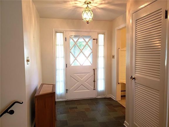 3rd image of 1118 McKenna Way