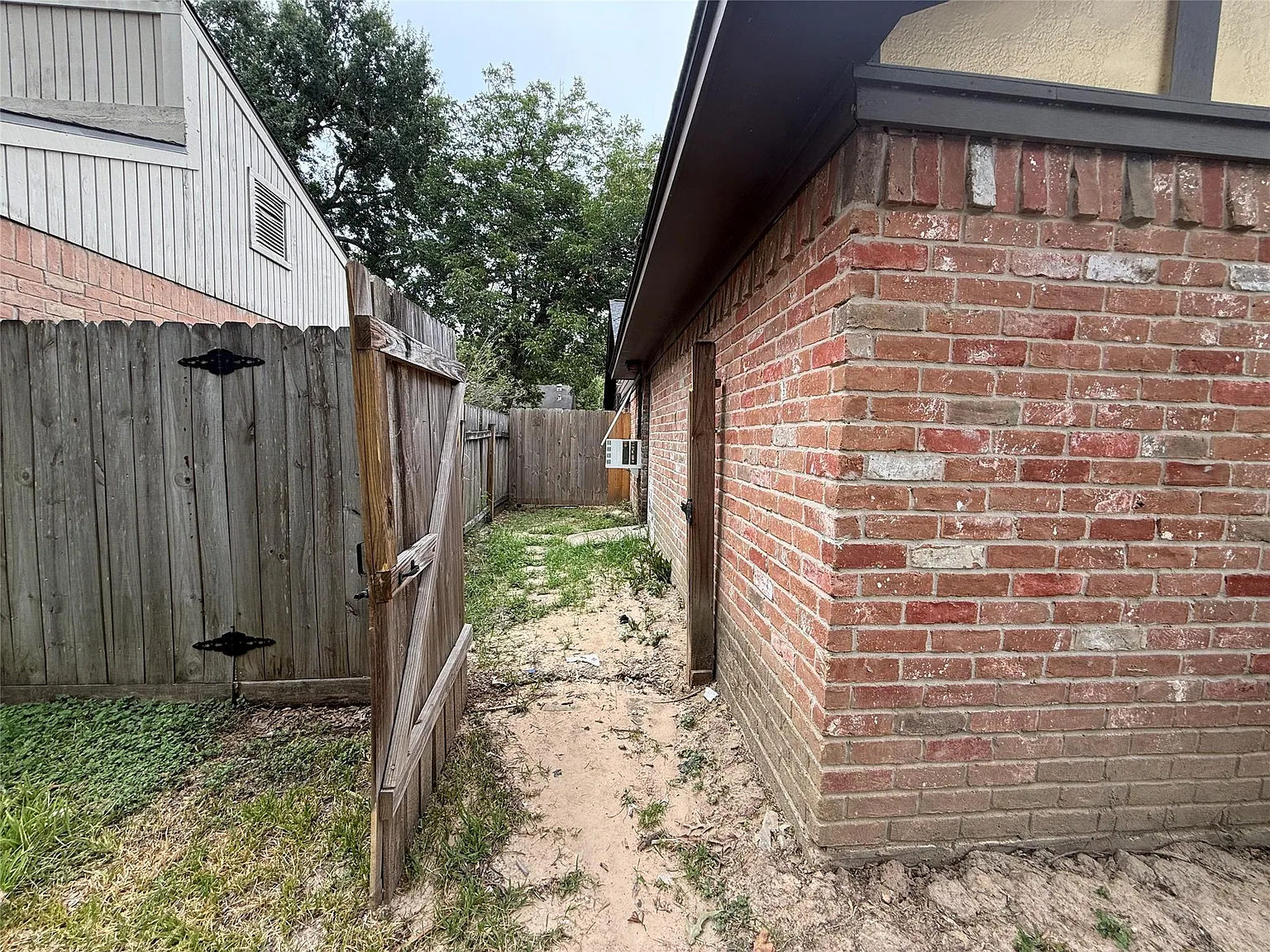 1 bed, 1.0 bath, 450 sqft, $900 — Photo 3