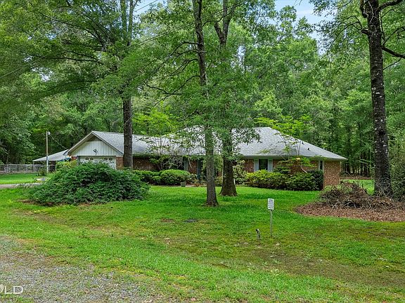 3rd image of 145 Cypress Grove Cir