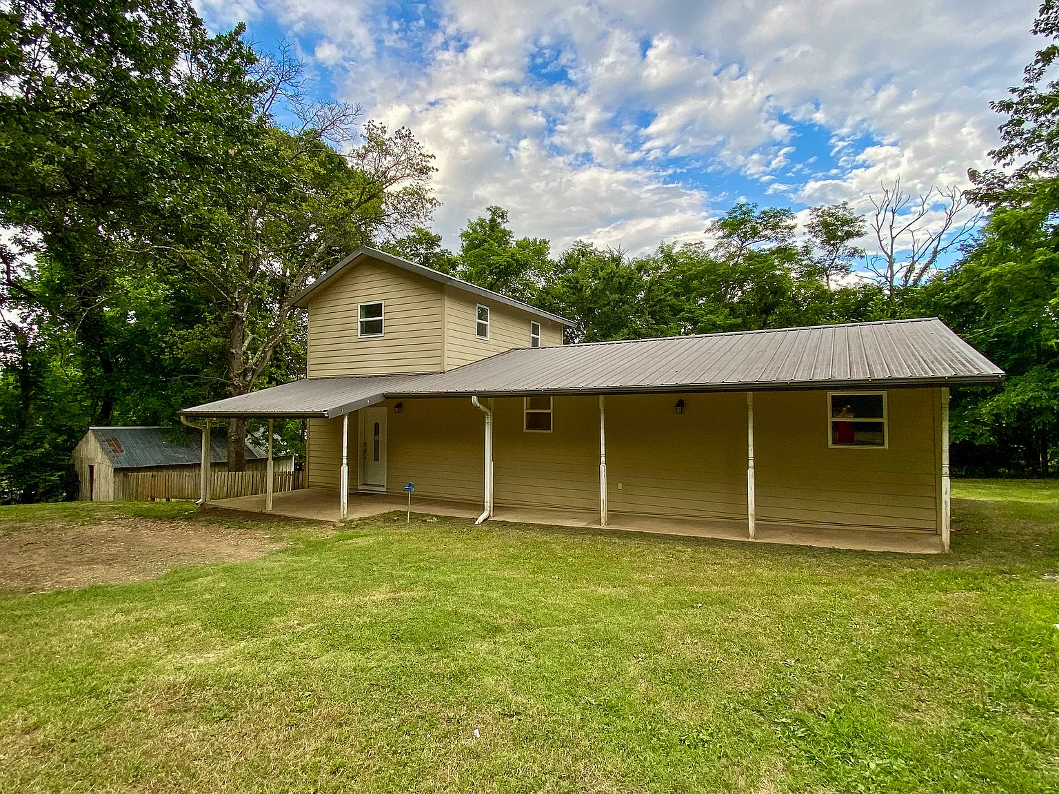 3 bed, 1408 sqft, $1,500 — Photo 2