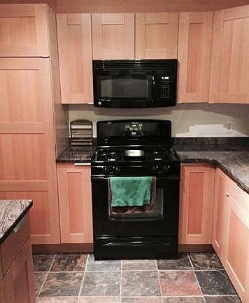2nd image of 37 Kent St