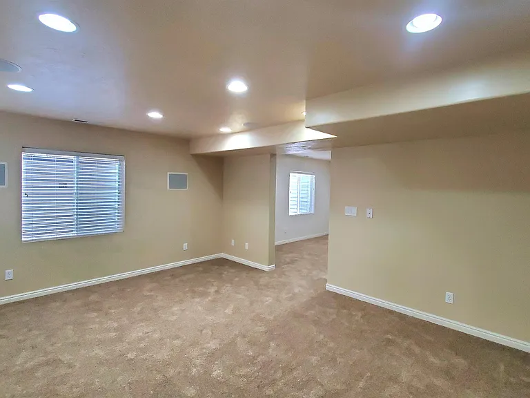 483 E Apple Blossom Ln — Photo 25