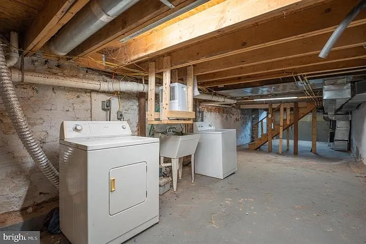 636 S Monroe St — Photo 32