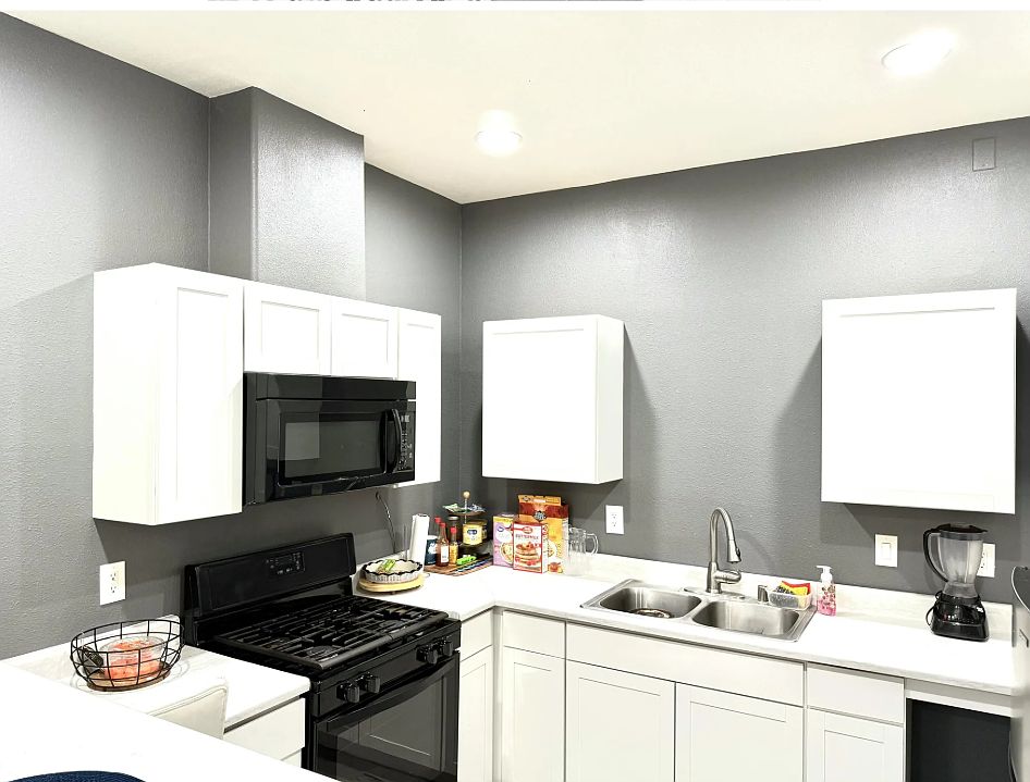 Full kitchen